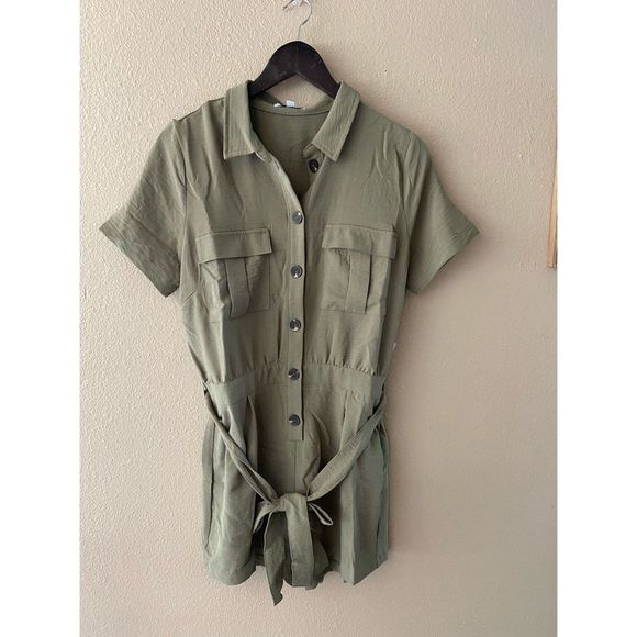 🆕Button down olive romper - Picture 6 of 8